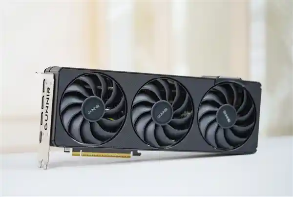 蓝戟锐炫B580 Photon 12G OC显卡评测：新晋游戏利器的惊艳表现