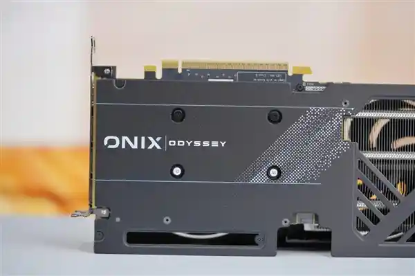 探秘傲世征途：Intel锐炫B580显卡新一代甜品卡的魅力