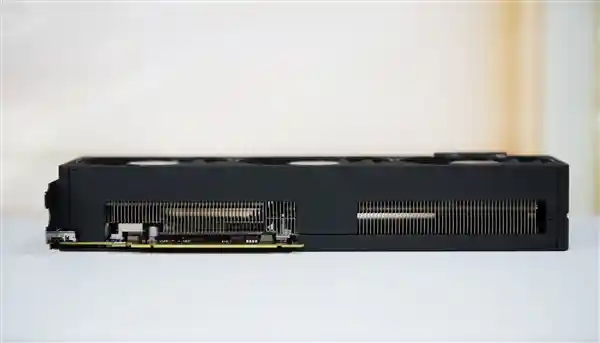 全新发布！蓝戟锐炫B580 Photon 12G OC，性能再升级！
