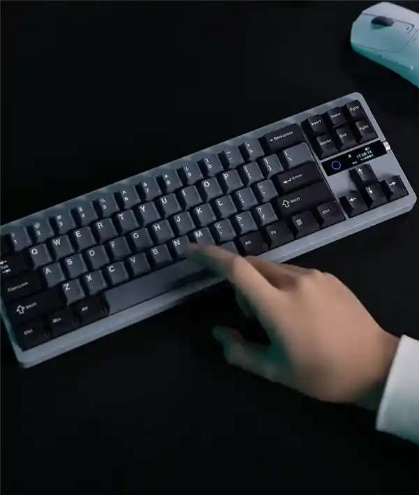 小米即将推出MK 71 Pro机械键盘：创新的71键设计，配备炫酷屏幕和旋钮