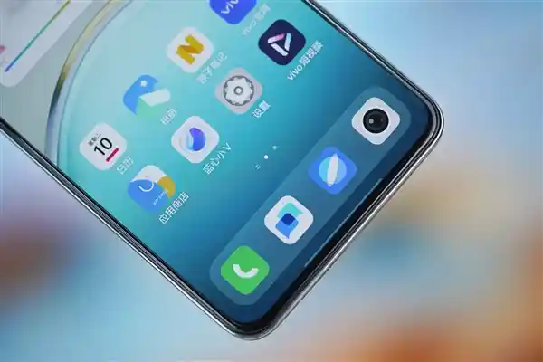 vivo Y300清新美背，让你爱不释手！