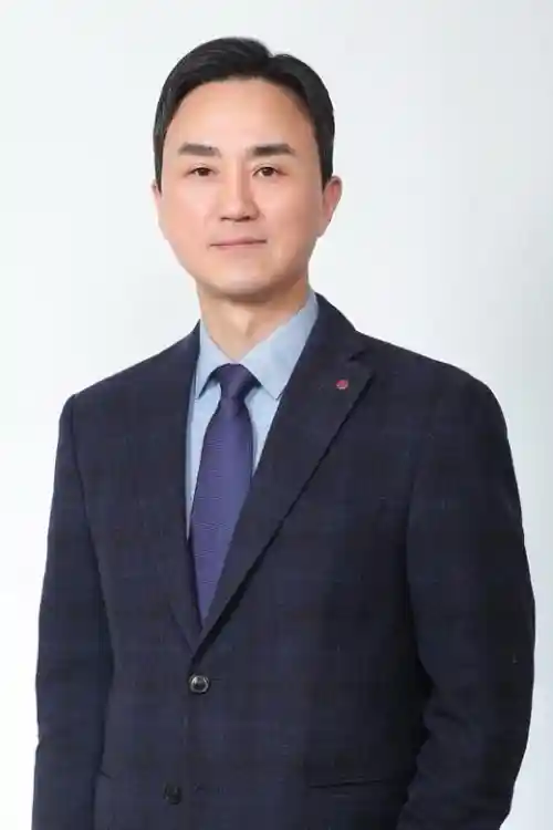韩国商界新星！ZKW 集团任命 Won Yong Hwang 为首席执行官