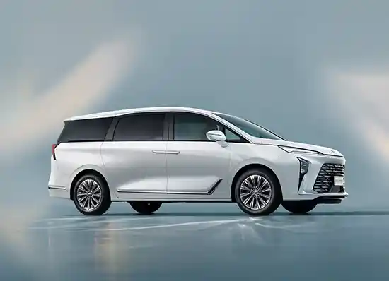 全新别克GL8 ES陆尊亮相！2.0T轻混发动机助力，售价仅35.69万元起