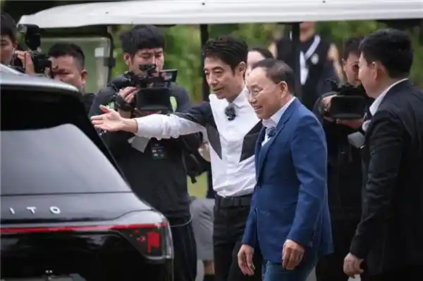 张兴海携手央视亮相：全心全意服务用户，携手伙伴共谱新篇章