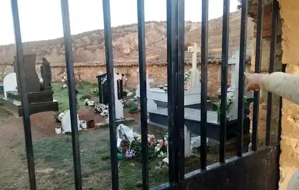 惊人一幕！街景相机无意中拍下凶手藏尸地点