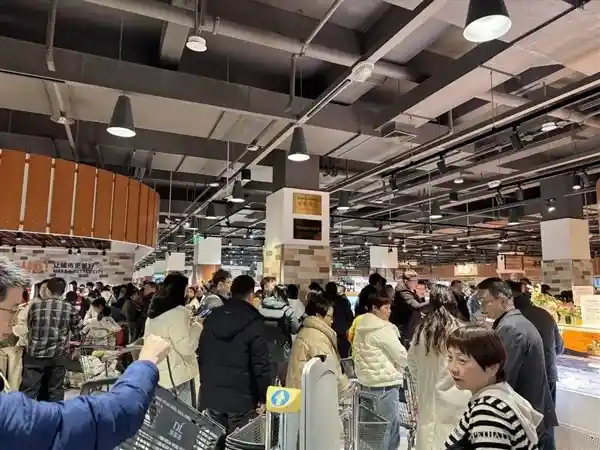 东来踩中，情绪纷扰：时代新风向