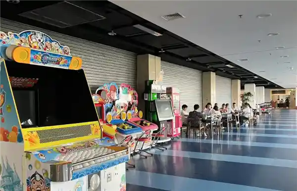 东来踩中，情绪纷扰：时代新风向