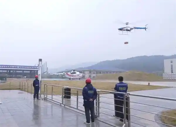 我国自主研发AR-500C大型无人直升机救援平台正式投入国家救援装备体系