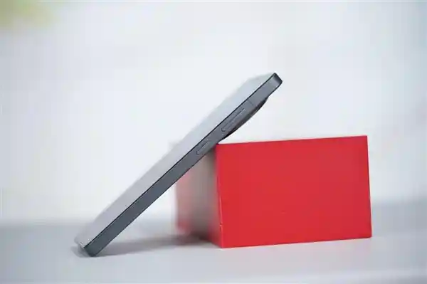 一加Ace 5 Pro震撼发布！极致性能引领智能手机新风向