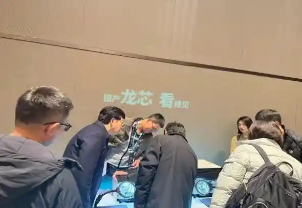 国产高速激光打印一体机亮相：主控龙芯2P0500助力创新力量