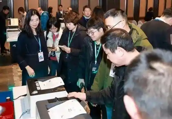 国产高速激光打印一体机亮相：主控龙芯2P0500助力创新力量