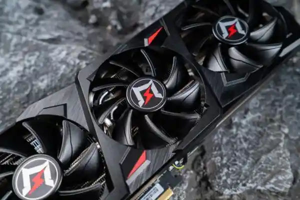 《海上逐浪！GeForce RTX 4070 Ti SUPER威力携手拯救人质》
