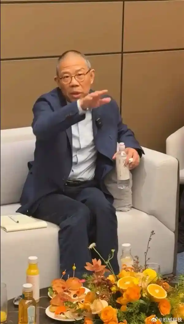 钟睒睒呼吁：助农不应成为企业家带货！真正的支持是教会他们捕鱼