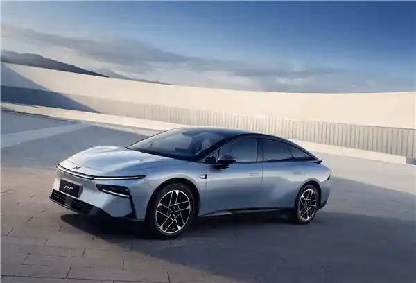 2024年终尾惊艳：理想继续登顶，小鹏逐风飙升