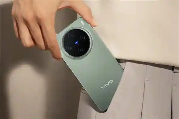 vivo稳坐销量宝座，四连霸中国手机市场！销量遥遥领先，实力不容小觑