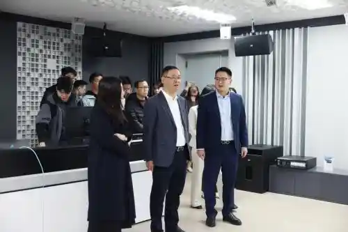 杭州未来科技城党工委书记郭云伟莅临itc保伦股份，探讨科技创新合作共赢