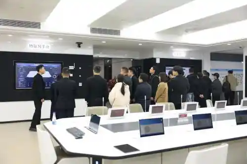 杭州未来科技城党工委书记郭云伟莅临itc保伦股份，探讨科技创新合作共赢