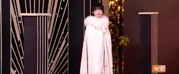 神仙姐姐李子柒：手工缝制螺钿披风，美得惊艳如仙