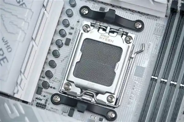 华硕率先发布全新X870/670 BIOS，锐龙9 9000X3D性能再次突破！