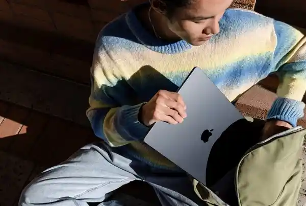 果粉们准备好了吗？OLED屏幕的MacBook Air要等到2029年才会推出！