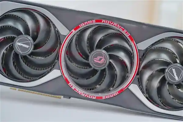 国内独家定制！七彩虹iGame RTX 5090D Advanced 32GB显卡震撼登场