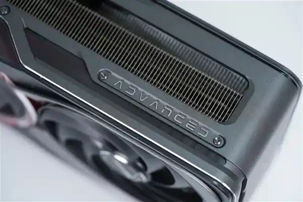 国内独家定制！七彩虹iGame RTX 5090D Advanced 32GB显卡震撼登场