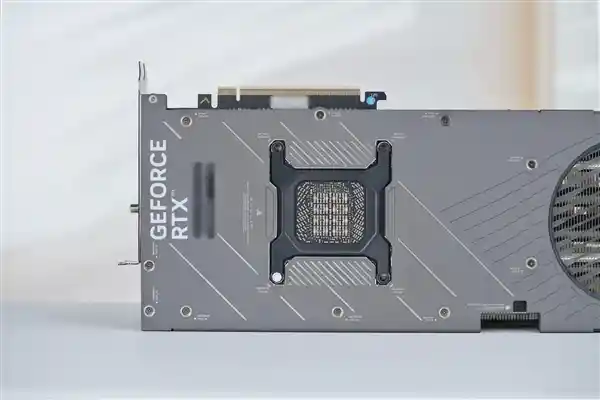 国内独家定制！七彩虹iGame RTX 5090D Advanced 32GB显卡震撼登场