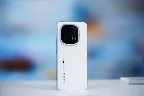 iQOO 14系列或将采用三星屏幕，告别京东方！