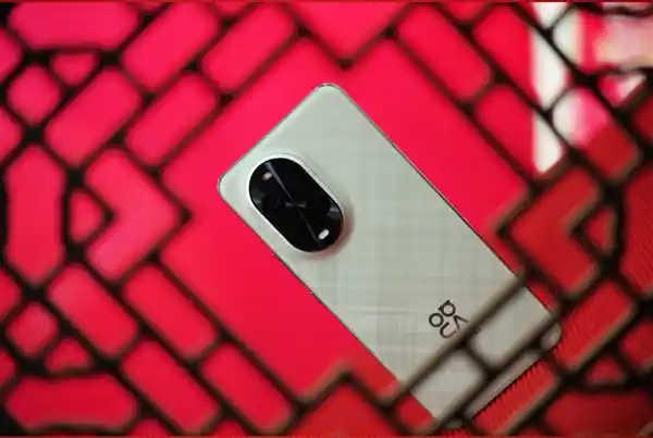 华为nova 13 Pro：格纹变奏设计展现个性魅力