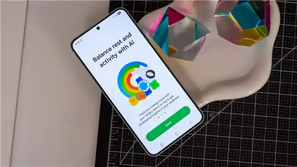 【曲面屏设计惊艳全场！三星Galaxy S25小屏版引领新潮流】