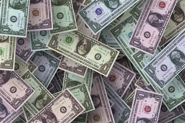 英伟达市值一夜蒸发超4万亿！股价惨遭暴跌17%，刷新美股史上纪录