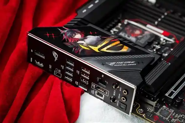 华硕ROG Z890 RO姬主板震撼登场，征战次元秀场！