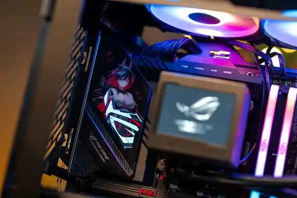 华硕ROG Z890 RO姬主板震撼登场，征战次元秀场！