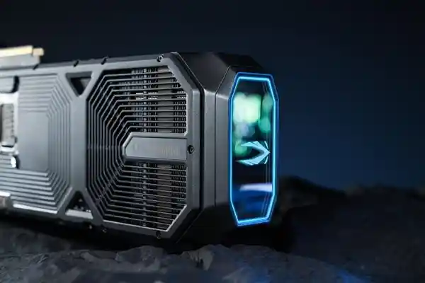 突破性技术！全新索泰 GeForce RTX 5080 显卡搭载DLSS 4，性能暴增8倍！首发评测揭秘