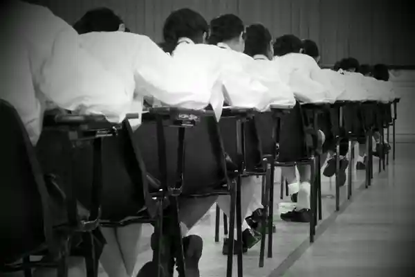 武汉小学生书包减负新政！最大重量限制3.2公斤，网友纷纷点赞