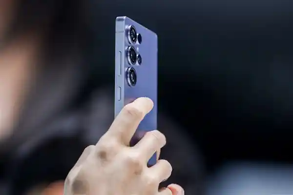 手机未来：三星Galaxy S25系列引领智能助手新时代