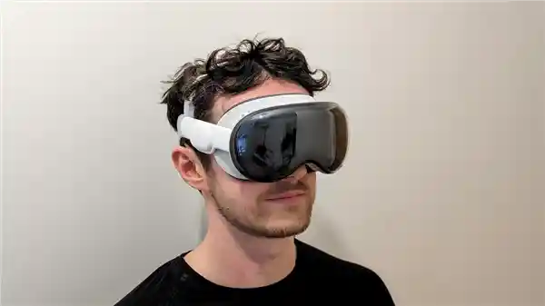 苹果Vision Pro即将推出！Apple Intelligence赋能，个性化空间体验再升级
