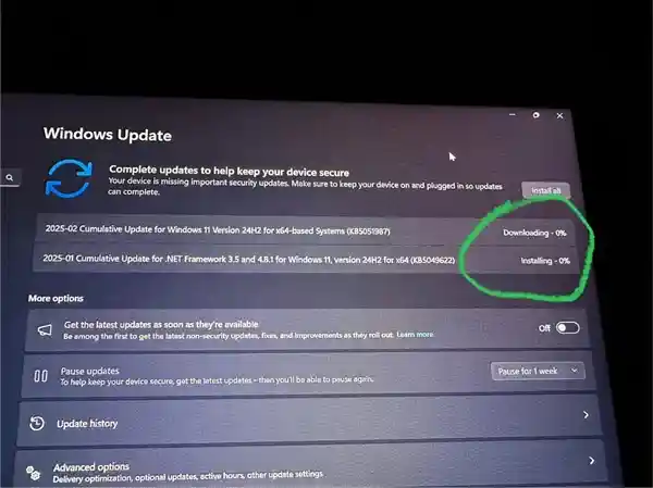微软Win11最新补丁引发热议：文件资源管理器频繁崩溃、安装遇阻
