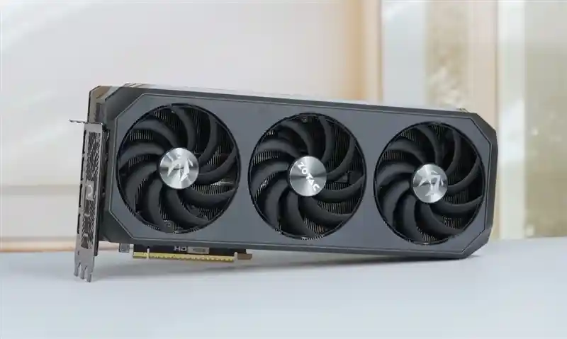 索泰RTX 5070 Ti AMP EXTREME评测：低温高效能，性能直逼RTX 4080！
