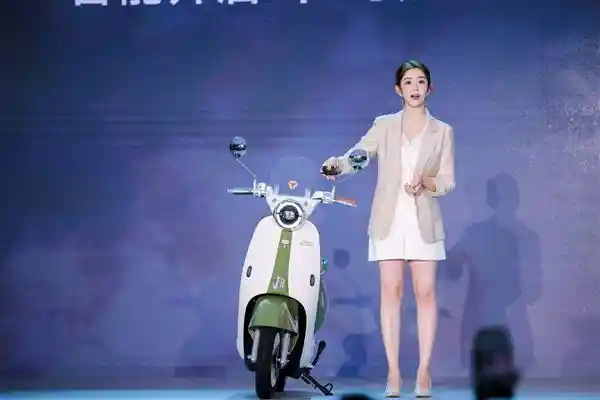 [引爆网络！雅迪摩登系列新品引领女性出行革命]