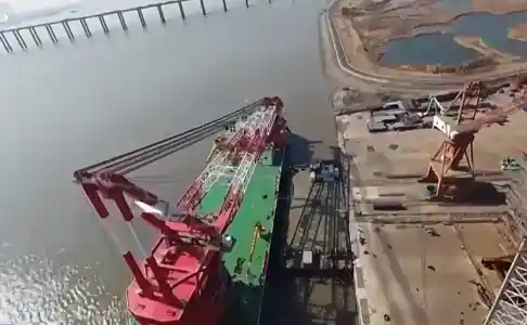 革新突破：我国第四代海洋工程安装船提速30%震撼竣工