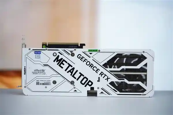 创新科技与美学的碰撞：影驰RTX 5070 Ti金属大师OC一体成型铝合金显卡惊艳亮相