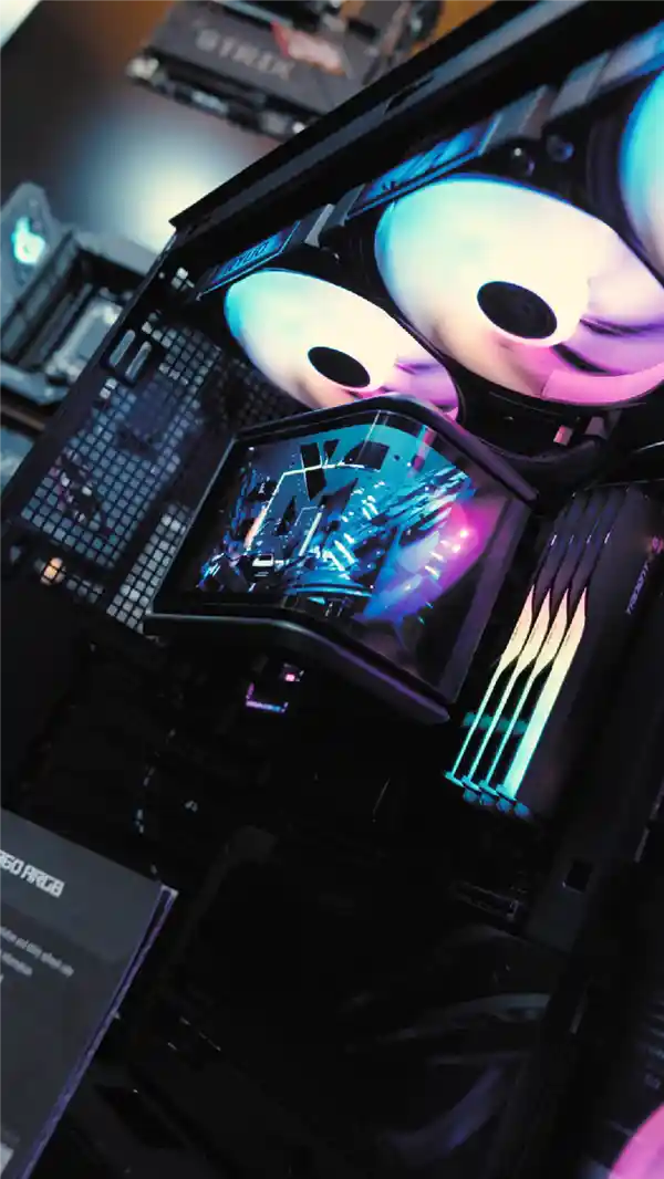 [ROG 2025年度巨献：龙王4代，颜值与性能的终极盛宴！]