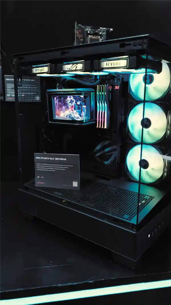 [ROG 2025年度巨献：龙王4代，颜值与性能的终极盛宴！]