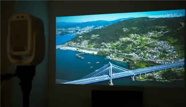 百元新选择！哈趣Q1颠覆传统，引领投影市场升级