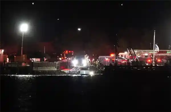 直升机客机相撞坠河55人全部遇难，身份确认