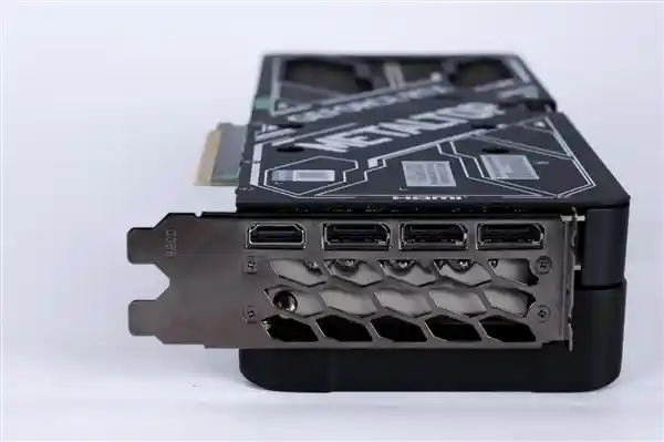 《全新升级！影驰GeForce RTX 5080金属大师OC系列DLSS4技术全面支持》