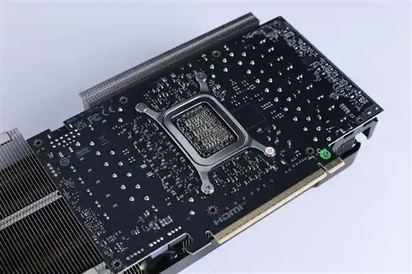 《全新升级！影驰GeForce RTX 5080金属大师OC系列DLSS4技术全面支持》