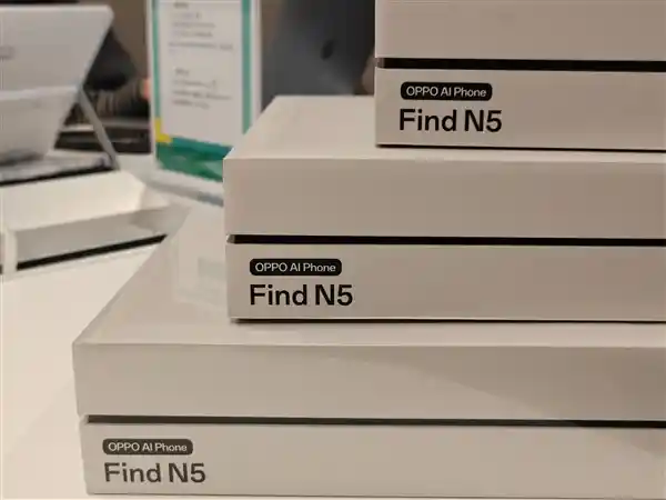 OPPO Find N5惊艳亮相：折痕轻薄 机身创新之最