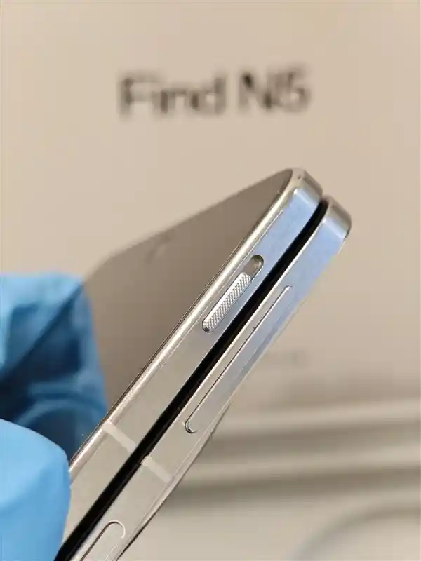 OPPO Find N5惊艳亮相：折痕轻薄 机身创新之最
